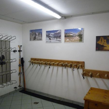 Residence Le Rose Pozza di Fassa Exterior photo