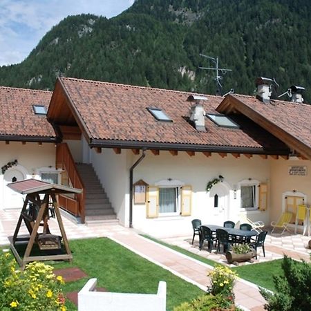Residence Le Rose Pozza di Fassa Exterior photo