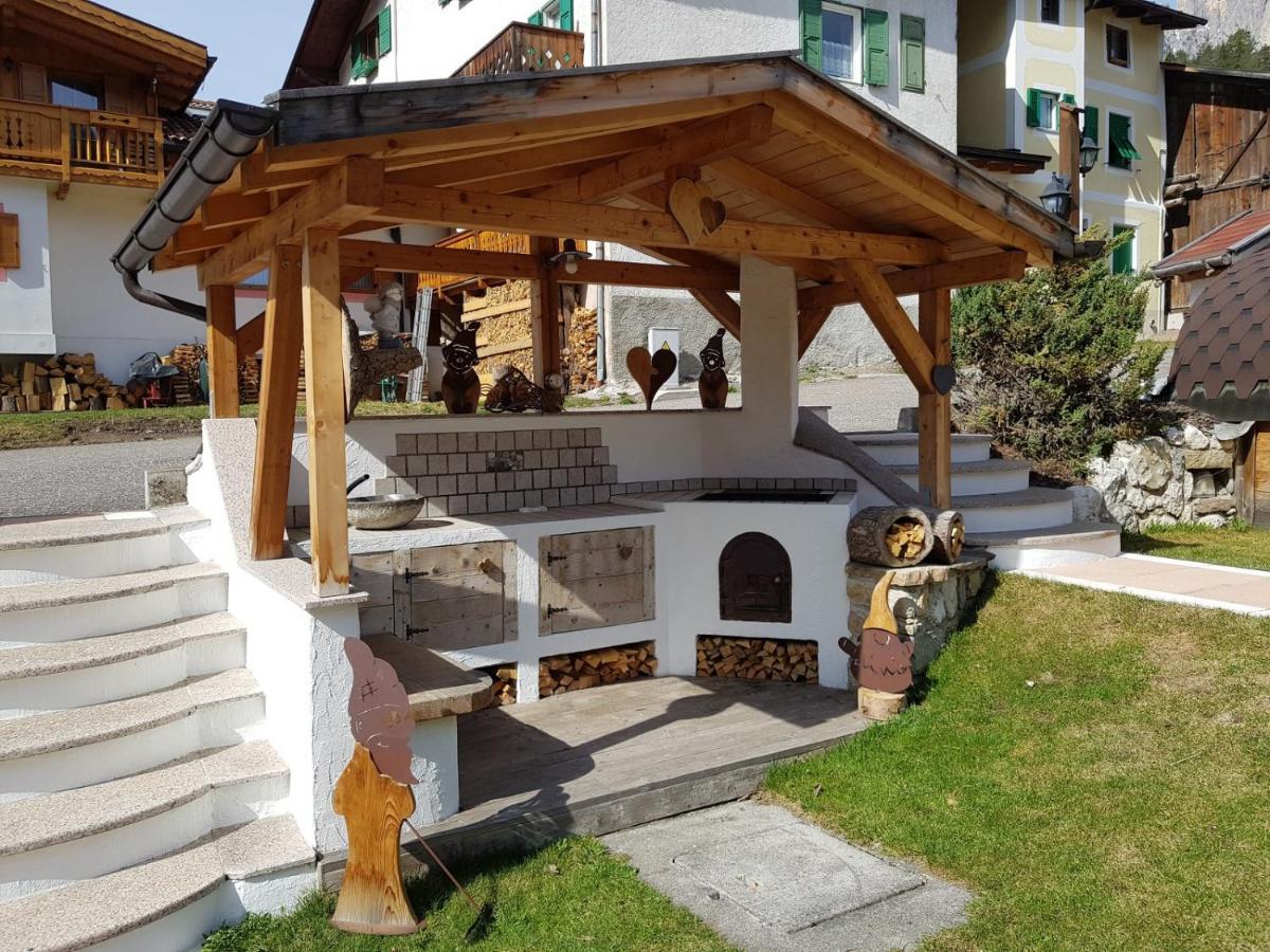 Residence Le Rose Pozza di Fassa Exterior photo